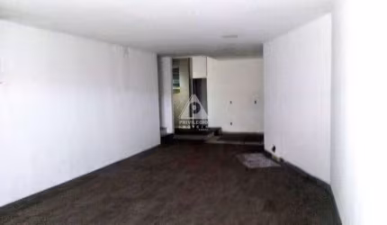 Loja com 149 m², frente de rua, alto fluxo de público, próxima ao metrô, em Ipanema.