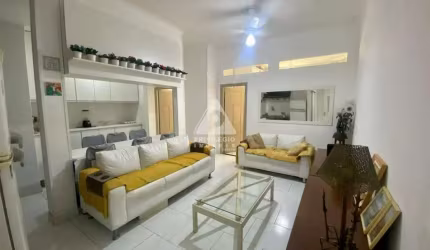 Oportunidade em Copacabana: 3 quartos, sendo 1 suíte. Reformado!
