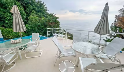 Mansão à venda no Joá, vista deslumbrante para o Mar, vista Pedra da Gávea, área de lazer completa