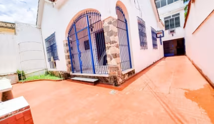 Excelente casa triplex com sala ampla 5 quartos na Gávea