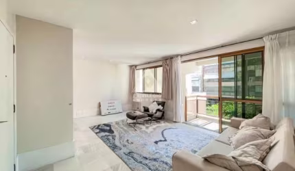 Apartamento com 3 Quartos e 2 banheiros à Venda, 130 m²