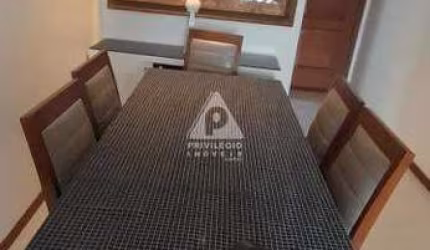 Apartamento à venda, 3 quartos, 1 suíte, Centro - Cabo Frio/RJ