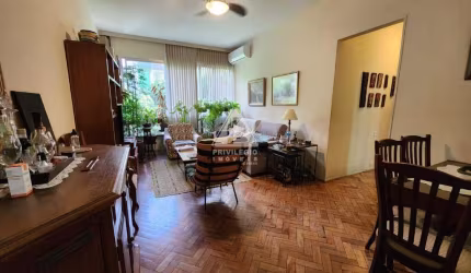Excelente 3 quartos em rua calma e arborizada no bairro de Laranjeiras.