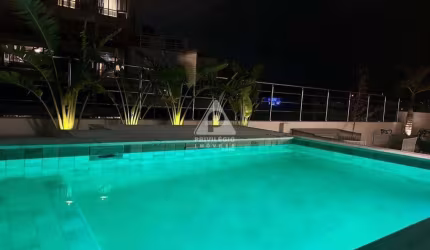 COBERTURA ALTO PADRÃO COM ÁREA EXTERNA E PISCINA