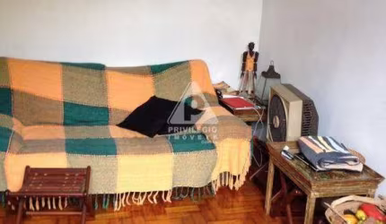 Apartamento de 2 quartos , próximo ao Shopping da Gávea .