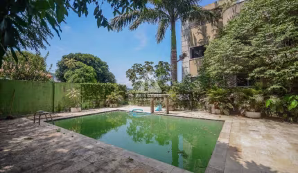 Casa 6 Quartos, 9 Banheiros, Piscina, Sauna, Churrasqueira, 582 m2 Laranjeiras.