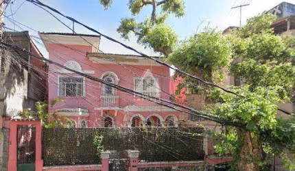 Casa à venda em Santa Teresa, próximo aos Arcos da Lapa