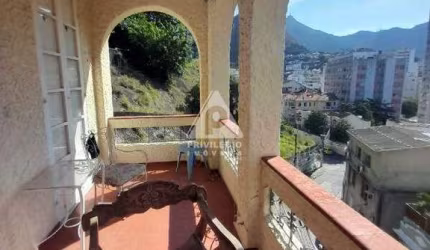 Maravilhoso apartamento tipo casa a venda em Laranjeiras!