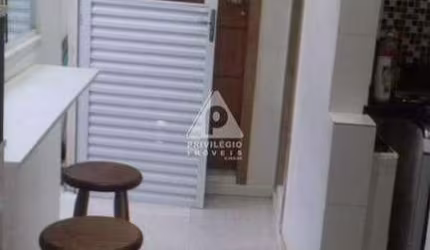 Privilégio Imóveis Vende: Excelente casa composta de 4 quartos em Santa Teresa