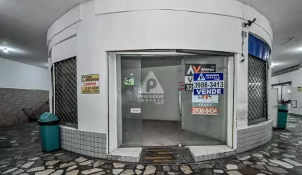 Loja em galeria no Flamengo quadra da praia