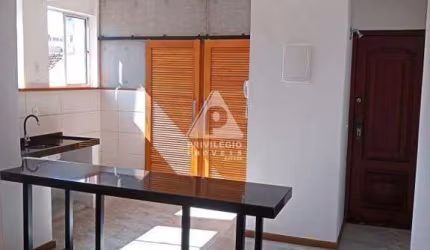 Vende-se excelente 2 quartos na Tijuca
