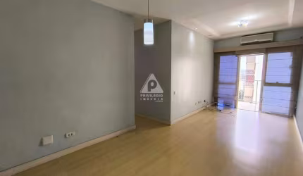 Apartamento de 2 quartos com vaga à venda na Glória