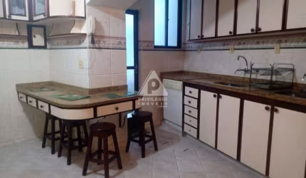 Casa com piscina à venda em Santa Teresa