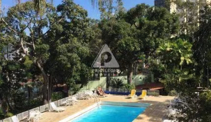 Apartamento de 2 quartos, 2 banheiros, infra, a venda em rua nobre do Flamengo.
