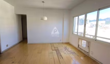 Apartamento de 2 quartos na Praia do Flamengo, com vaga e infraestrutura