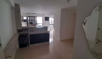 Ótima localização! - 2 Quartos, 3 Banheiros (um com hidromassagem), Sauna, 2 Vagas Escriturada