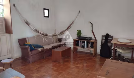 Apartamento a venda na Saúde com 2 Quartos e Varanda
