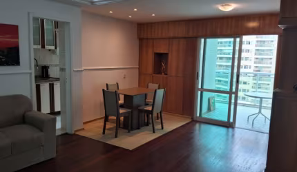*Apartamento na Barra da Tijuca, 2 Quartos, 1 Suíte, 81 m², POSTO 5, Av Lúcio Costa. Residencial Praia da Barra