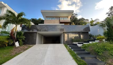 Casa a venda 4 suítes + gabinete reformada no  Estrela do mar - Alphaville Salvador