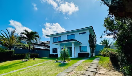 Casa a venda 4 suítes no Alphaville Litoral Norte 1