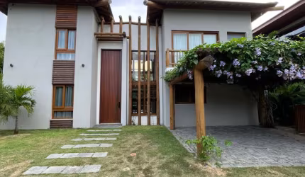 Casa de Alto Padrão5 suítes em Praia do Forte – Condomínio Praia Bella