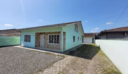 Casa plana com 1 suíte mais 2 quartos à venda no bairro Vila Nova