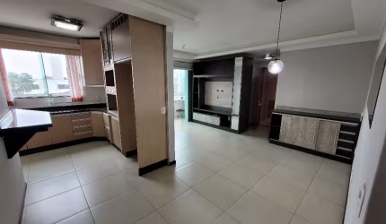 Apartamento com 1 suíte mais 2 quartos à venda no bairro Iririú