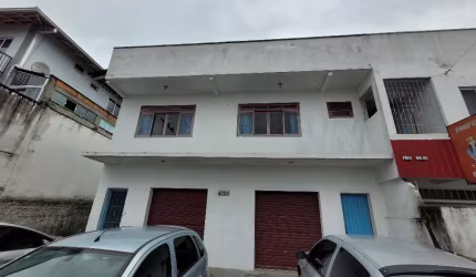 Imóvel comercial à venda no bairro Iririú