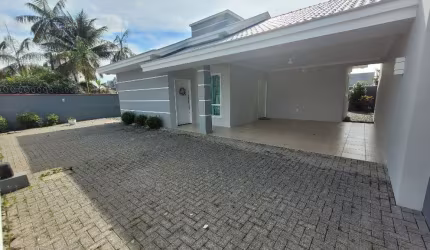 Casa plana com 1 suíte mais 2 quartos à venda no bairro Santo Antônio