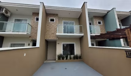 Sobrado geminado com 1 suíte mais 2 quartos à venda no bairro Boa Vista