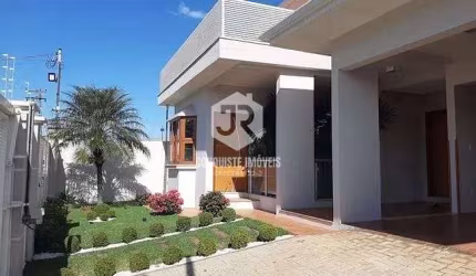 Maravilhoso Sobrado  Residencial Village, Avaré, SP