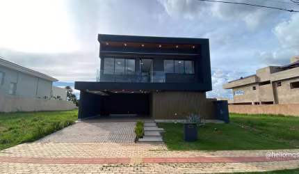 Viva o Luxo e Conforto no Alphaville III – Sobrado Exclusivo com Piscina Privativa!