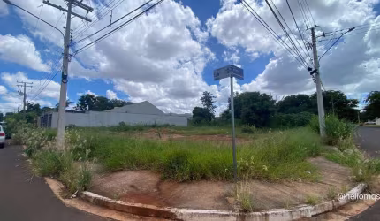Terreno de Esquina no Rita Vieira com 484 m²
