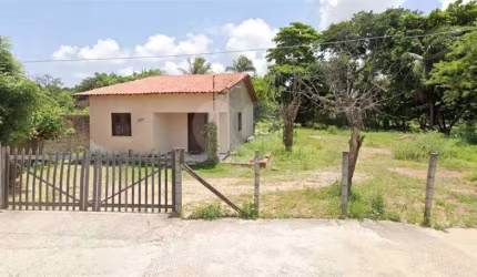 Lote/Terreno para venda tem 999 metros quadrados com 1 quarto em Lagoa Redonda - Fortaleza - Ceará