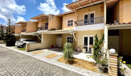 Casa em condomínio no Edson Queiroz