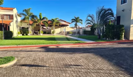 Casa Duplex em condomínio no José de Alencar