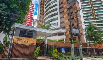 More a poucas quadras do mar,164m²