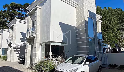 Casa em condomínio fechado com 3 quartos à venda na Rua Vinte E Oito, Parque das Hortênsias, Canela, 141 m2 por R$ 960.000