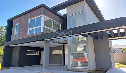 Casa em condomínio fechado com 3 quartos à venda na Estrada Manoel José do Nascimneto, Distrito Industrial, Cachoeirinha por R$ 2.390.000
