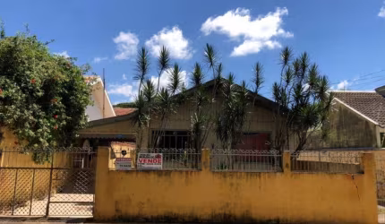 Casa com 6 quartos à venda na Rua Garibaldi, Vila Nova, Maringá por R$ 500.000