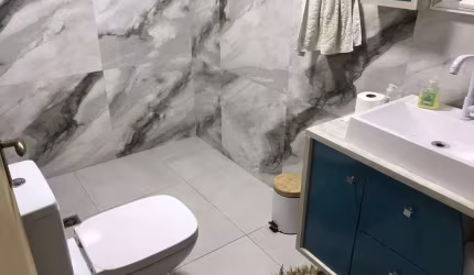 Casa com 3 quartos à venda na Rua Pioneiro Otaviano Selicani, Parque Residencial Aeroporto, Maringá por R$ 350.000