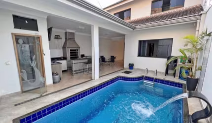 Casa com 3 quartos à venda na Rua Pioneiro Osvaldo Ticianel, Parque Avenida, Maringá por R$ 750.000