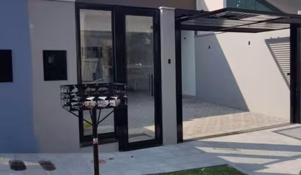 Casa com 3 quartos à venda na Rua das Seringueiras, Parque das Bandeiras, Maringá, 127 m2 por R$ 680.000