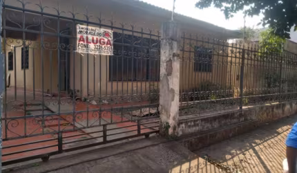 Casa com 3 quartos para alugar na Rua Santa Joaquina de Vedruna, 840, Zona 05, Maringá, 150 m2 por R$ 3.200