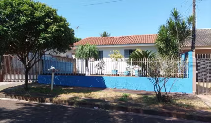 Casa com 3 quartos à venda na Rua Pioneiro Emílio Helibrand, 281, Conjunto Habitacional João de Barro Thaís, Maringá por R$ 270.000
