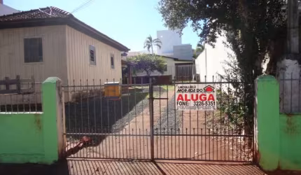 Casa à venda na Rua Clóvis Bevilaqua, 340, Zona 04, Maringá por R$ 900.000