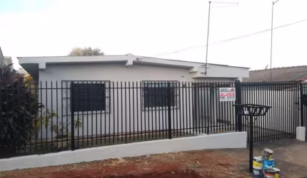 Casa com 3 quartos para alugar na Rua Francisco Silveira da Rocha, 21, Parque Alvamar, Sarandi, 80 m2 por R$ 720