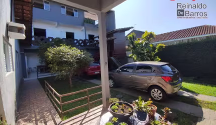 Casa principal 2 dormitórios e Edícula a sobradada 5 suítes