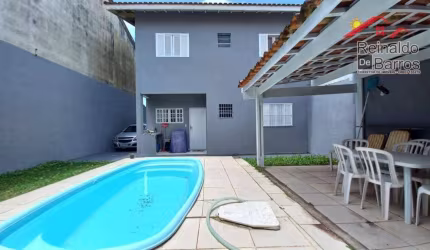 Sobrado frente mar 3 dormitórios, piscina em Jardim Suarão - Itanhaém .