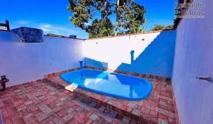 Casa com Piscina e 2 quartos no bairro Nossa Senhora do Sion em Itanhaém.